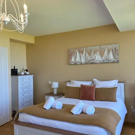 بيت للعطل La Petite Tour De Lestuaire Panoramic Sea View & Private Terrace